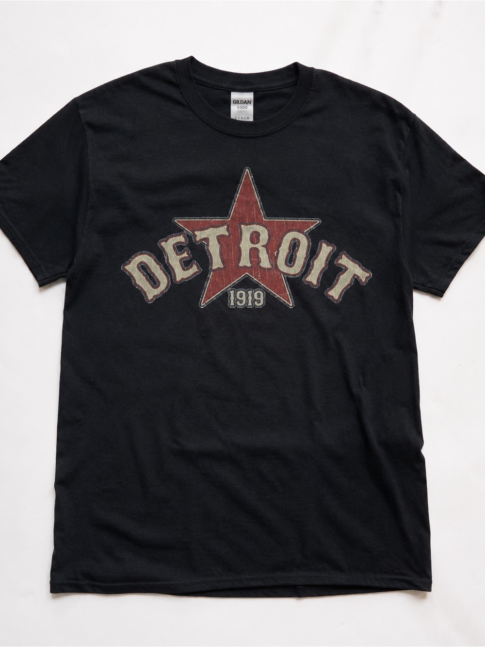 Black Tee Distressed Red Star Detroit Graphic T-Shirt